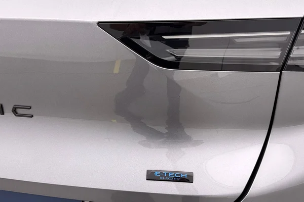 Renault E-Scenic E-Tech (2025) — foto 17 van 34