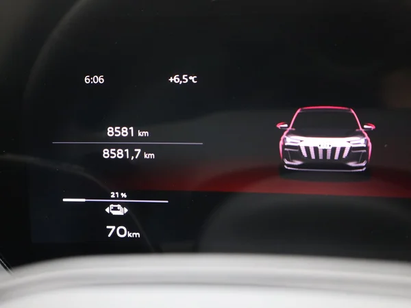 AUDI Q6 e-tron (2025) — foto 4 van 23
