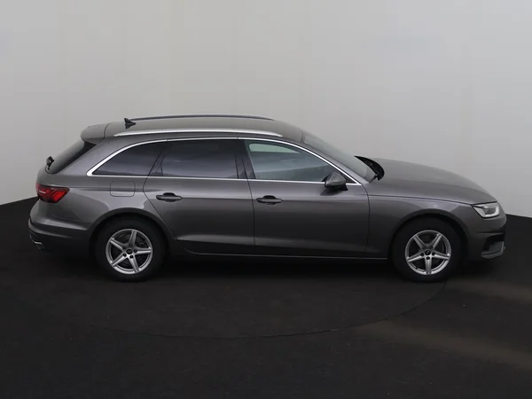 AUDI A4 (2022) — foto 26 van 30