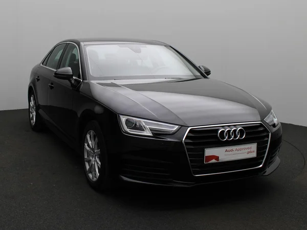 AUDI A4 (2019) — foto 8 van 15