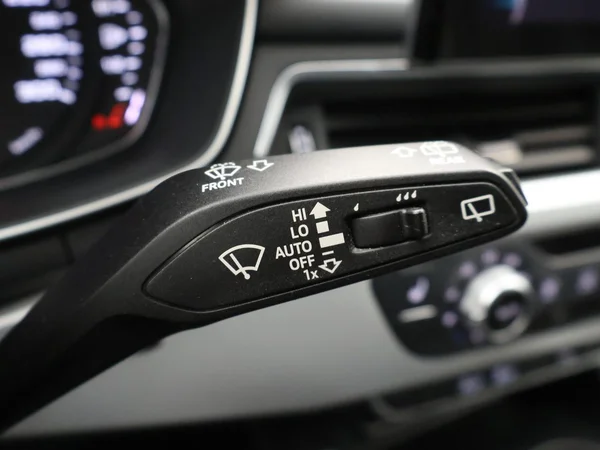 AUDI A4 Avant (2023) — foto 10 van 30