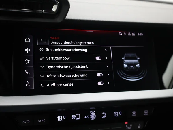 AUDI A3 Sedan (2024) — foto 3 van 24