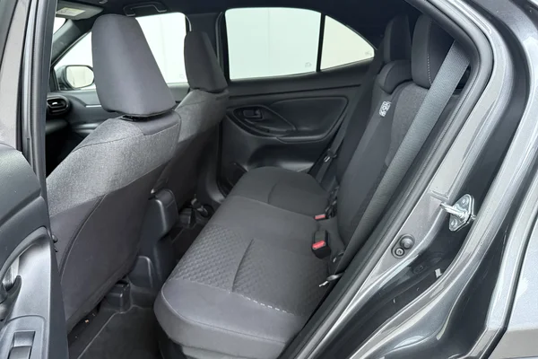 Toyota Yaris Cross Hybrid (HEV) (2025) — foto 17 van 18