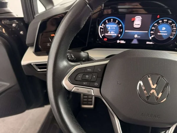 Volkswagen Golf (2024) — foto 9 van 23
