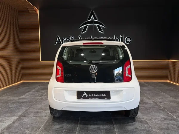 Volkswagen Up! (2012) — foto 14 van 18