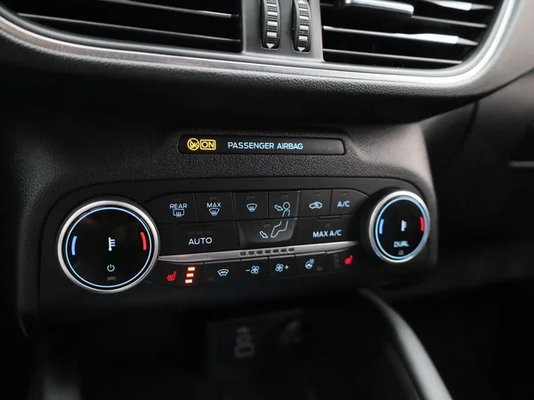 Ford Kuga (2024) — foto 15 van 39