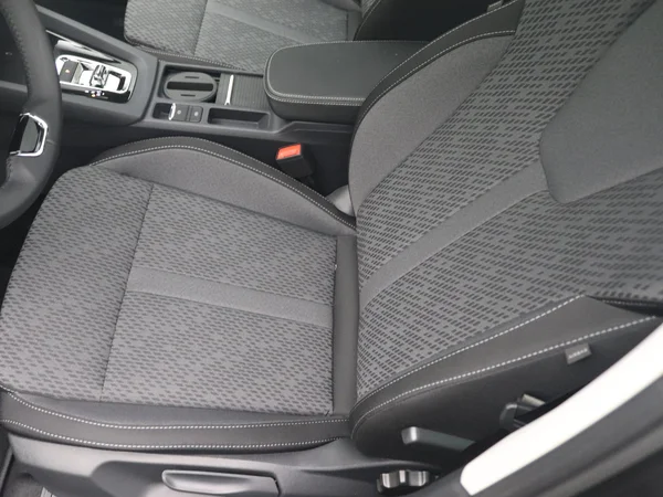 SKODA Octavia Combi (2024) — foto 16 van 33