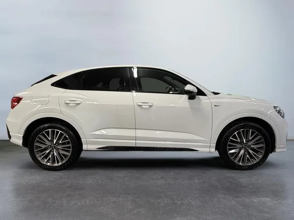 AUDI Q3 Sportback (2020) — foto 24 van 29