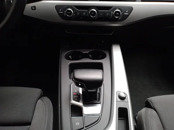 AUDI A4 Avant (2023) — foto 4 van 22