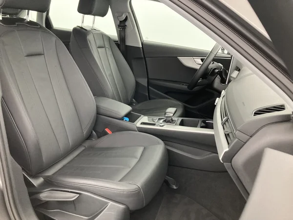 AUDI A4 (2022) — foto 29 van 36