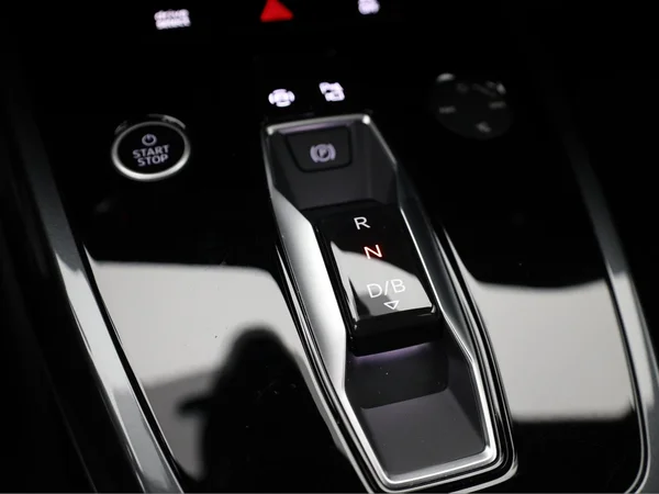 AUDI Q4 e-tron (2024) — foto 17 van 26