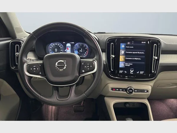 Volvo XC40 (2021) — foto 2 van 15