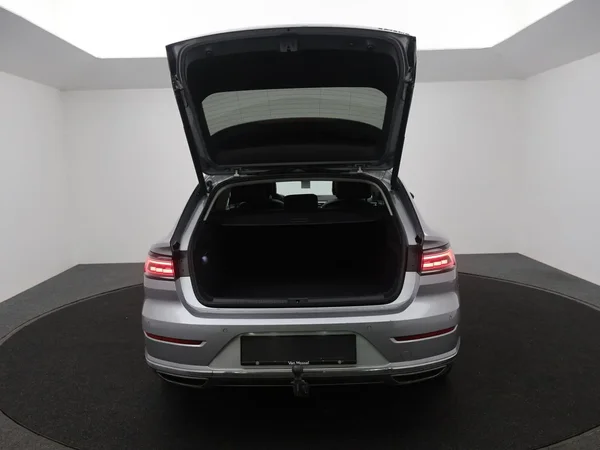 Volkswagen Arteon (2022) — foto 9 van 18