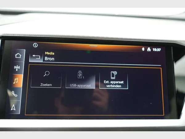AUDI Q4 e-tron (2023) — foto 2 van 31