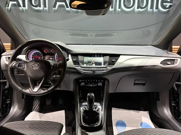 Opel Astra (2020) — foto 22 van 22