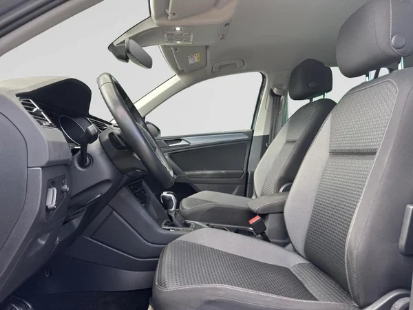VOLKSWAGEN Tiguan (2022) — foto 15 van 21