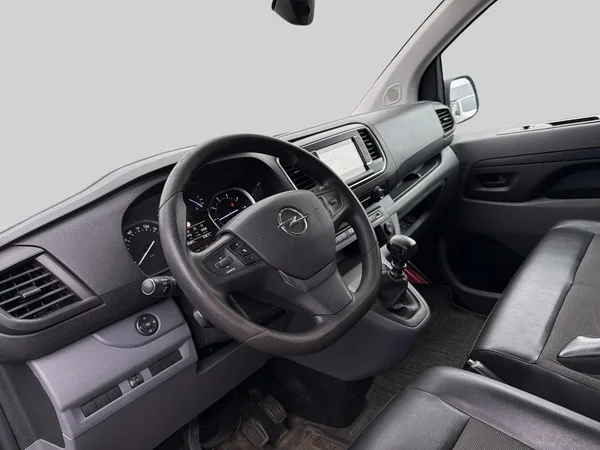 Opel Vivaro (2020) — foto 16 van 16