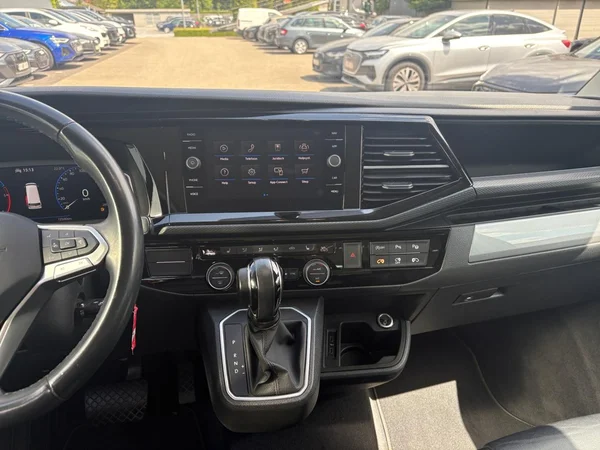 VOLKSWAGEN Multivan T6.1 Dsl (2021) — foto 10 van 22