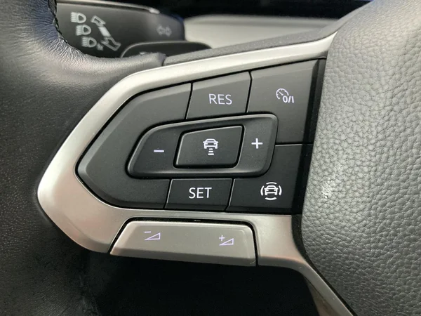VOLKSWAGEN Golf VIII SW (2022) — foto 6 van 36
