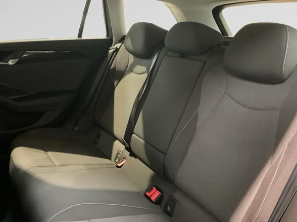 VOLKSWAGEN Passat SW (2024) — foto 10 van 24