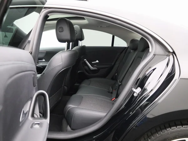 Mercedes-Benz CLA (2022) — foto 2 van 53