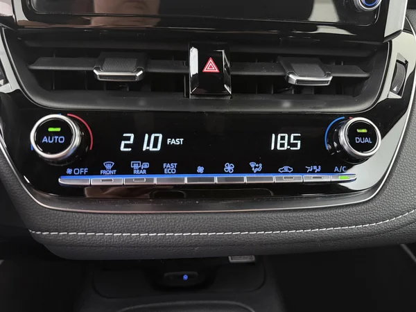 TOYOTA Corolla (2022) — foto 14 van 28