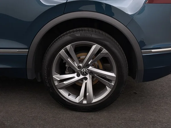 VOLKSWAGEN Tiguan (2023) — foto 7 van 33