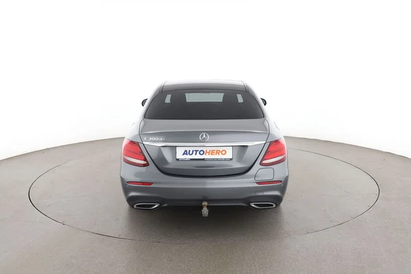 Mercedes-Benz E-Klasse (2019) — foto 11 van 16