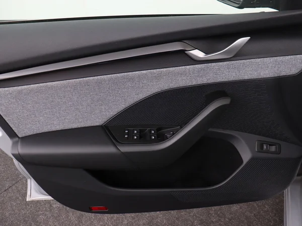 SKODA Octavia Combi (2024) — foto 10 van 20
