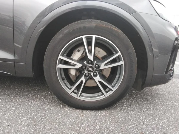AUDI Q5 PHEV (2023) — foto 17 van 24