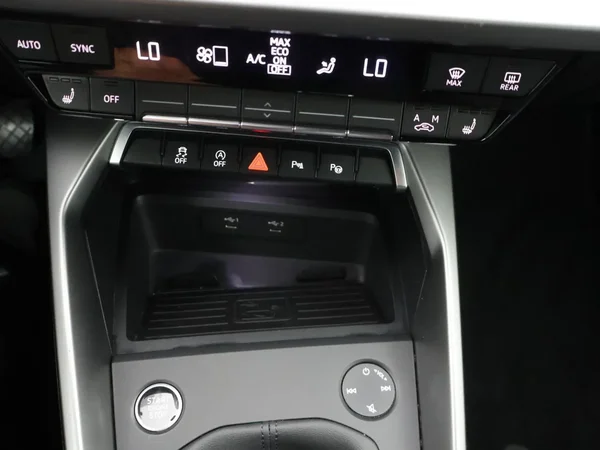 Audi A3 (2021) — foto 17 van 28