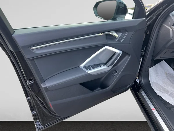 AUDI Q3 Sportback (2025) — foto 2 van 24