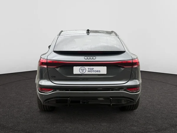 AUDI Q6 Sportback e-tron (2025) — foto 9 van 14