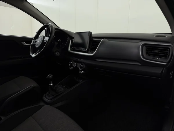 KIA Stonic (2022) — foto 3 van 23