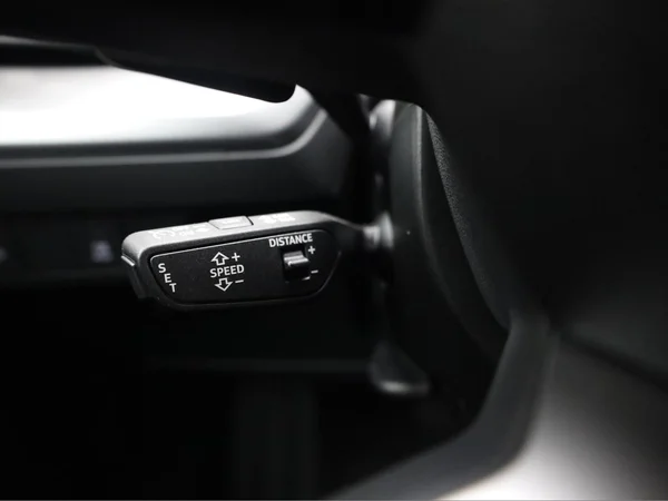 AUDI Q4 e-tron (2025) — foto 8 van 21