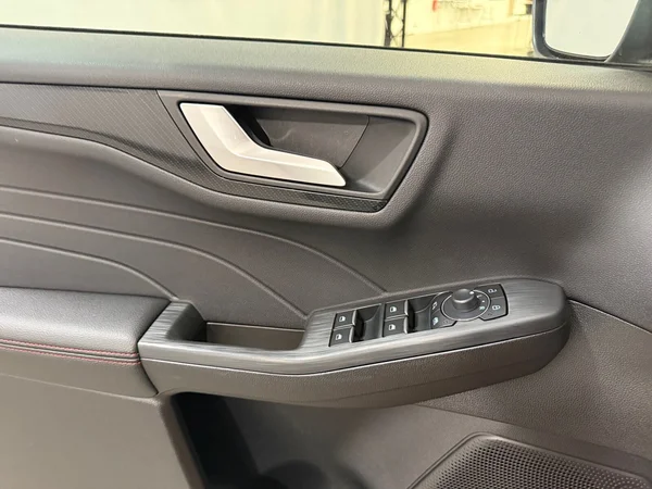 Ford Kuga (2023) — foto 10 van 30