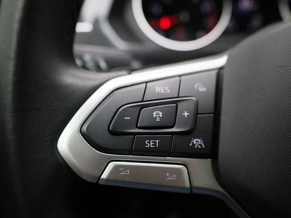 Volkswagen Tiguan (2022) — foto 11 van 48