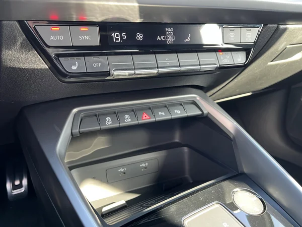 AUDI A3 Sportback (2024) — foto 7 van 23