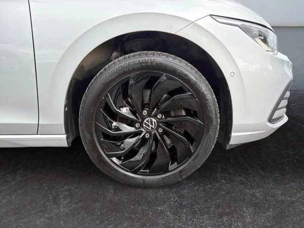 VOLKSWAGEN Golf Variant VIII Dsl (2023) — foto 27 van 28