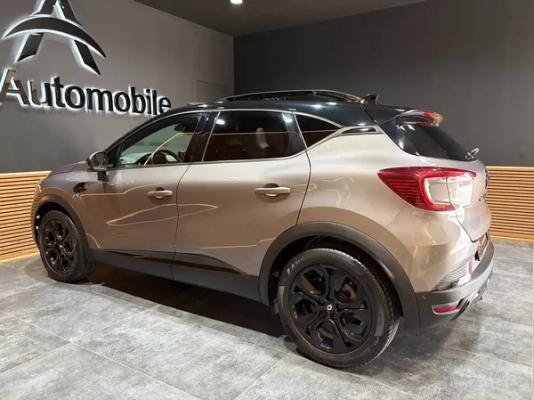 Renault Captur (2022) — foto 21 van 29