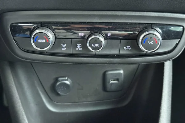 Opel Crossland (2023) — foto 8 van 25