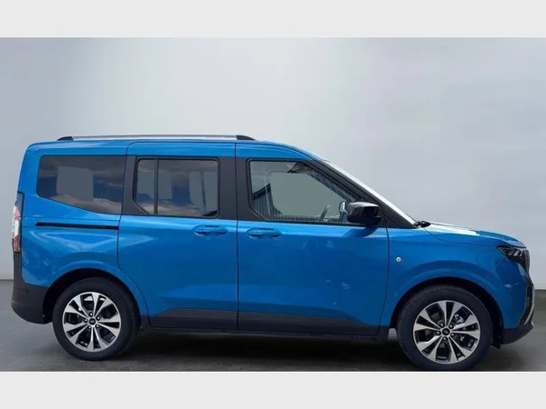Ford Tourneo Courier (2025) — foto 25 van 30
