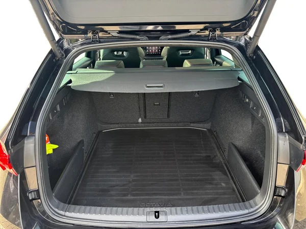 SKODA Octavia Combi RS (2022) — foto 14 van 24