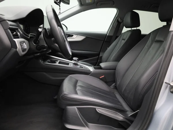 Audi A4 (2023) — foto 3 van 45
