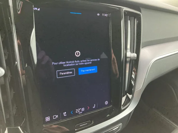 VOLVO V60 (2023) — foto 13 van 36