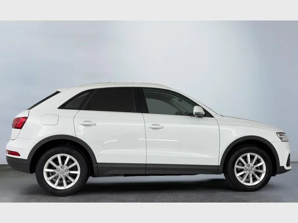 Audi Q3 (2018) — foto 17 van 23