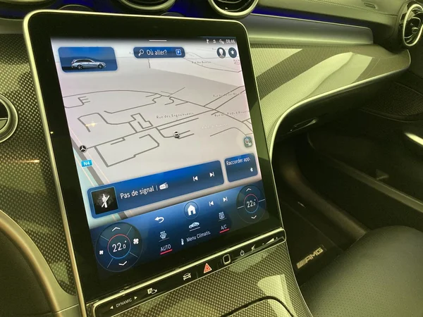 MERCEDES-BENZ C Break (2022) — foto 24 van 36