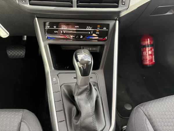 VOLKSWAGEN Polo (2026) — foto 3 van 24