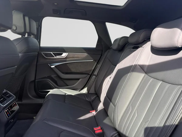 AUDI A6 Avant (2019) — foto 9 van 24