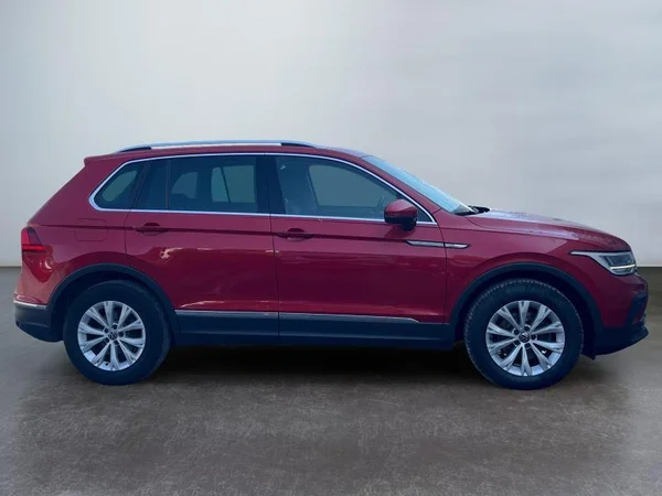 VOLKSWAGEN Tiguan Dsl (2022) — foto 23 van 28